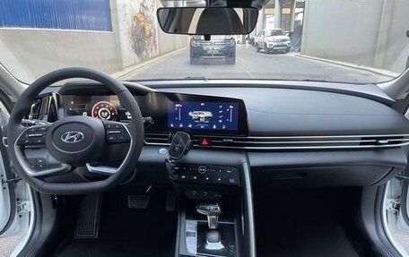 Hyundai Elantra, 2022 год, 1 550 000 рублей, 10 фотография