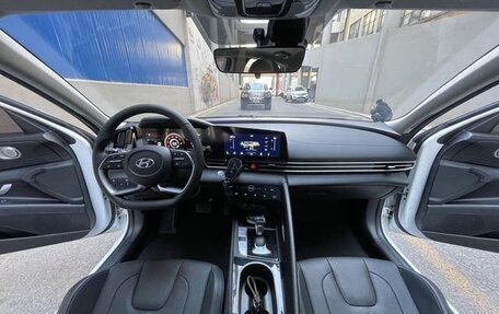 Hyundai Elantra, 2022 год, 1 550 000 рублей, 8 фотография