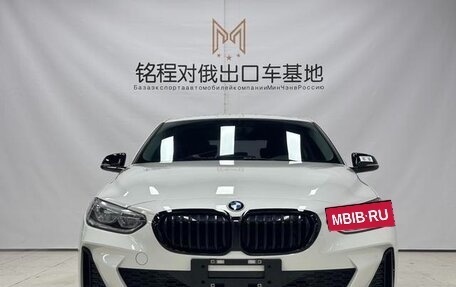 BMW 1 серия, 2022 год, 1 680 000 рублей, 2 фотография