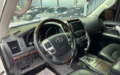 Toyota Land Cruiser 200, 2012 год, 3 970 000 рублей, 18 фотография