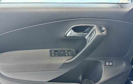 Volkswagen Polo VI (EU Market), 2013 год, 800 000 рублей, 17 фотография