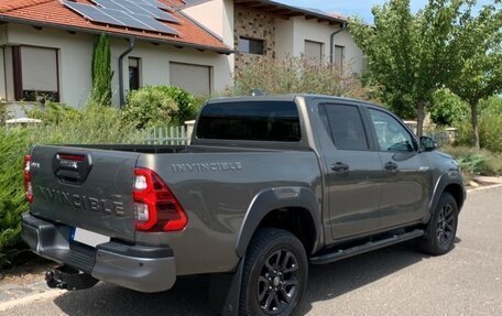 Toyota Hilux VIII, 2023 год, 4 000 000 рублей, 4 фотография