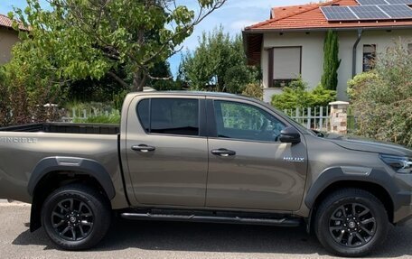 Toyota Hilux VIII, 2023 год, 4 000 000 рублей, 7 фотография