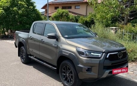Toyota Hilux VIII, 2023 год, 4 000 000 рублей, 3 фотография