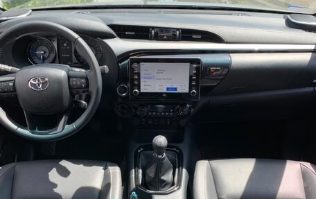 Toyota Hilux VIII, 2023 год, 4 000 000 рублей, 11 фотография