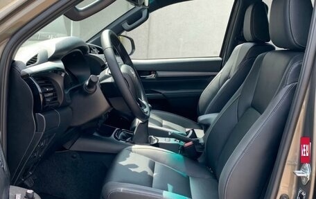 Toyota Hilux VIII, 2023 год, 4 000 000 рублей, 9 фотография