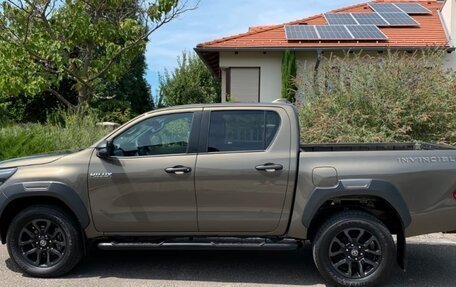 Toyota Hilux VIII, 2023 год, 4 000 000 рублей, 8 фотография