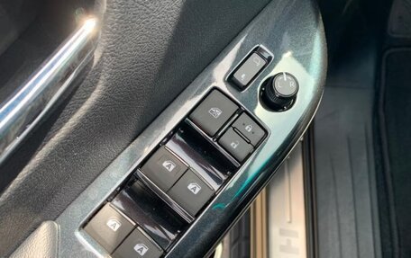 Toyota Hilux VIII, 2023 год, 4 000 000 рублей, 17 фотография