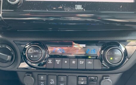 Toyota Hilux VIII, 2023 год, 4 000 000 рублей, 18 фотография
