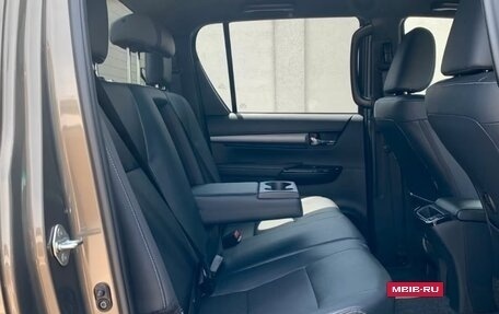 Toyota Hilux VIII, 2023 год, 4 000 000 рублей, 27 фотография