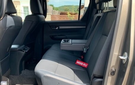 Toyota Hilux VIII, 2023 год, 4 000 000 рублей, 26 фотография