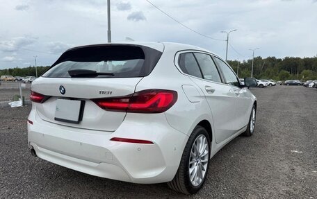 BMW 1 серия, 2022 год, 1 560 000 рублей, 2 фотография