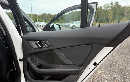 BMW 1 серия, 2022 год, 1 560 000 рублей, 11 фотография