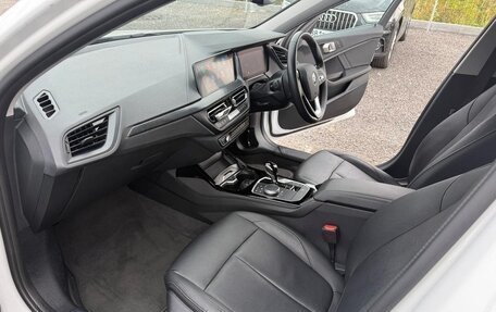 BMW 1 серия, 2022 год, 1 560 000 рублей, 7 фотография