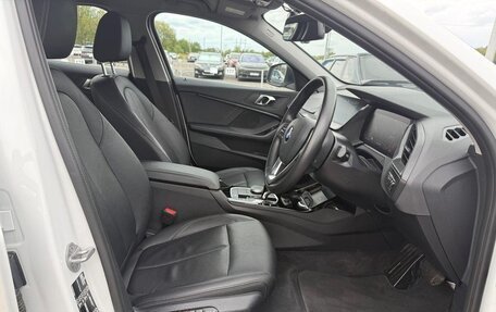 BMW 1 серия, 2022 год, 1 560 000 рублей, 5 фотография