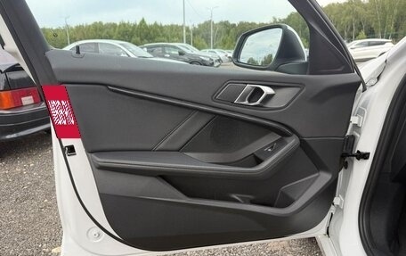 BMW 1 серия, 2022 год, 1 560 000 рублей, 12 фотография