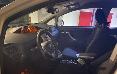 Toyota Verso I, 2010 год, 910 000 рублей, 10 фотография