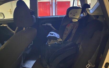 Toyota Verso I, 2010 год, 910 000 рублей, 9 фотография