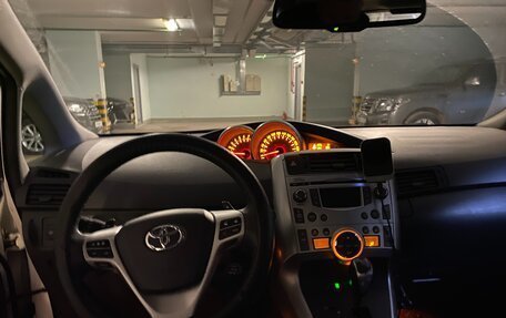 Toyota Verso I, 2010 год, 910 000 рублей, 8 фотография