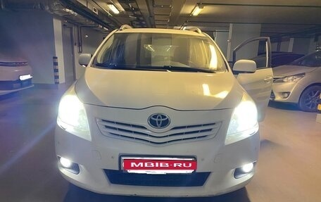 Toyota Verso I, 2010 год, 910 000 рублей, 11 фотография