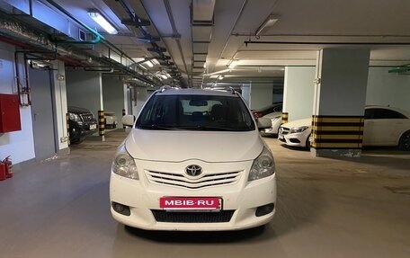 Toyota Verso I, 2010 год, 910 000 рублей, 12 фотография