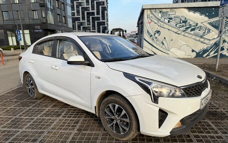 KIA Rio IV, 2021 год, 1 100 000 рублей, 2 фотография