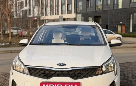 KIA Rio IV, 2021 год, 1 100 000 рублей, 3 фотография