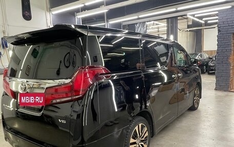 Toyota Alphard III, 2021 год, 5 800 000 рублей, 3 фотография