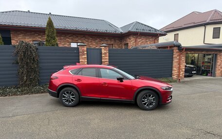 Mazda CX-4, 2022 год, 2 650 000 рублей, 2 фотография