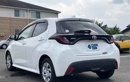 Toyota Yaris, 2022 год, 770 000 рублей, 3 фотография