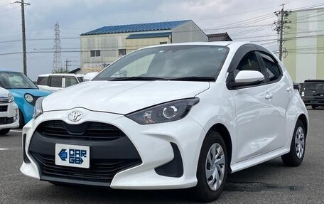 Toyota Yaris, 2022 год, 770 000 рублей, 2 фотография