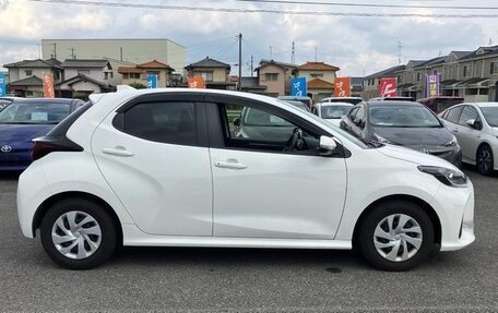 Toyota Yaris, 2022 год, 770 000 рублей, 7 фотография