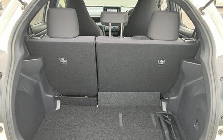 Toyota Yaris, 2022 год, 770 000 рублей, 11 фотография