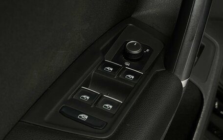 Volkswagen Tiguan II, 2017 год, 2 699 000 рублей, 19 фотография