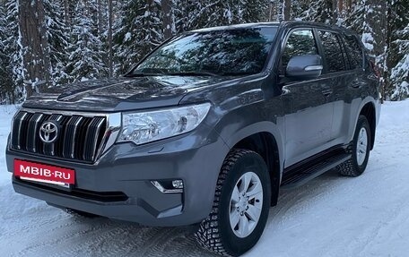 Toyota Land Cruiser Prado 150 рестайлинг 2, 2019 год, 4 800 000 рублей, 9 фотография
