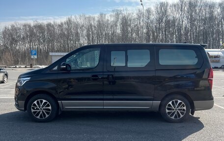 Hyundai Grand Starex Grand Starex I рестайлинг 2, 2019 год, 3 649 000 рублей, 2 фотография
