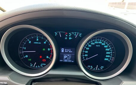 Toyota Land Cruiser 200, 2010 год, 3 550 000 рублей, 17 фотография