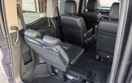 Honda Stepwgn IV, 2017 год, 1 749 000 рублей, 8 фотография