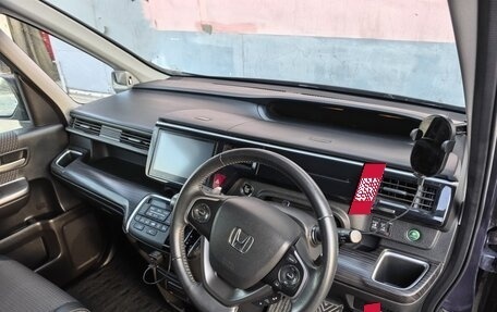 Honda Stepwgn IV, 2017 год, 1 749 000 рублей, 14 фотография