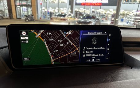 Lexus RX IV рестайлинг, 2017 год, 3 350 000 рублей, 15 фотография