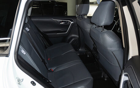 Toyota RAV4, 2020 год, 2 590 000 рублей, 7 фотография