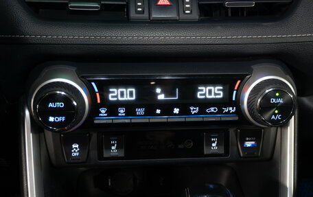 Toyota RAV4, 2020 год, 2 590 000 рублей, 18 фотография