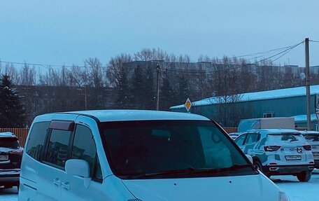 Nissan Serena II, 2000 год, 400 000 рублей, 3 фотография