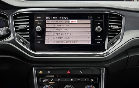 Volkswagen T-Roc I, 2022 год, 2 020 000 рублей, 15 фотография