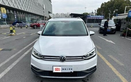 Volkswagen Touran III, 2020 год, 1 750 000 рублей, 2 фотография