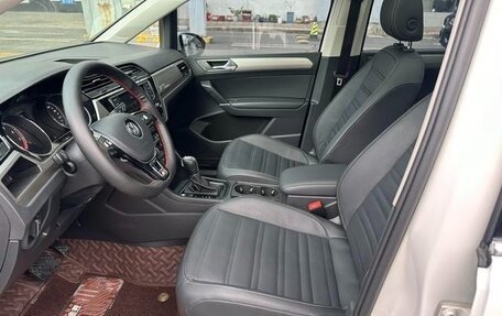 Volkswagen Touran III, 2020 год, 1 750 000 рублей, 8 фотография