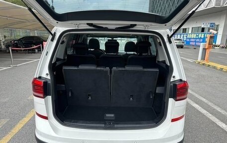 Volkswagen Touran III, 2020 год, 1 750 000 рублей, 6 фотография