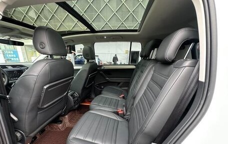 Volkswagen Touran III, 2020 год, 1 750 000 рублей, 9 фотография