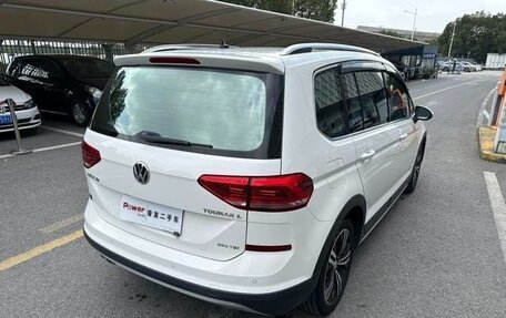 Volkswagen Touran III, 2020 год, 1 750 000 рублей, 4 фотография