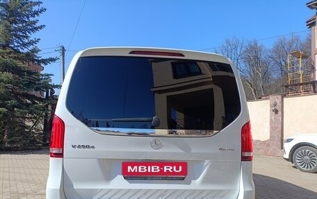 Mercedes-Benz V-Класс, 2019 год, 4 870 000 рублей, 3 фотография